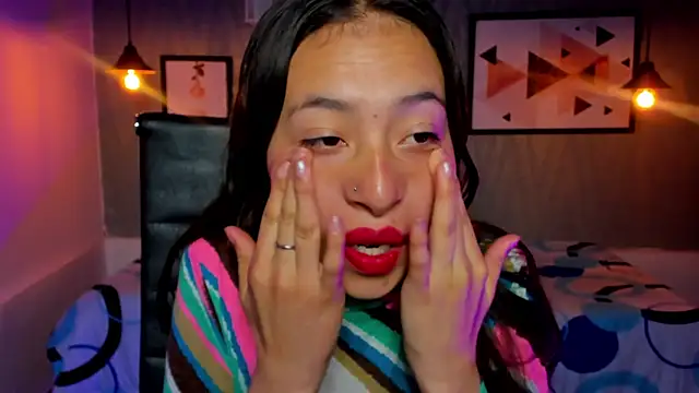 Snapshot of Valeria_roussi chatting on December 11, 2024, 1:06 pm Valeria roussi online show from December 11, 2024, 1:06 pm