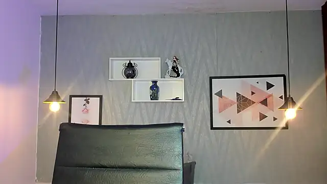 Snapshot of Valeria_roussi chatting on December 13, 2024, 1:22 pm Valeria roussi online show from December 13, 2024, 1:22 pm