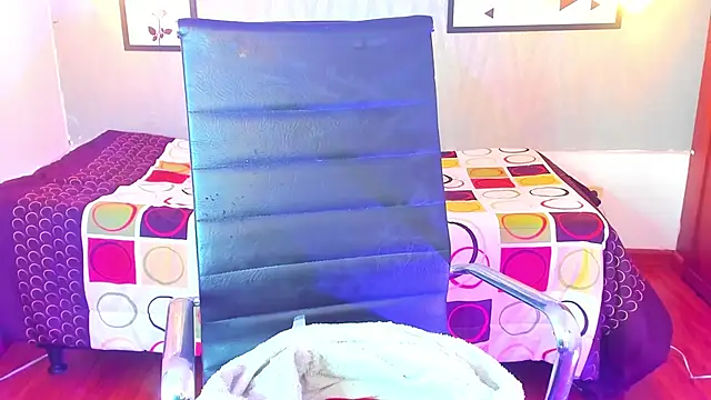 Snapshot of Valeria_roussi chatting on December 24, 2024, 7:55 pm Valeria roussi online show from December 24, 2024, 7:55 pm