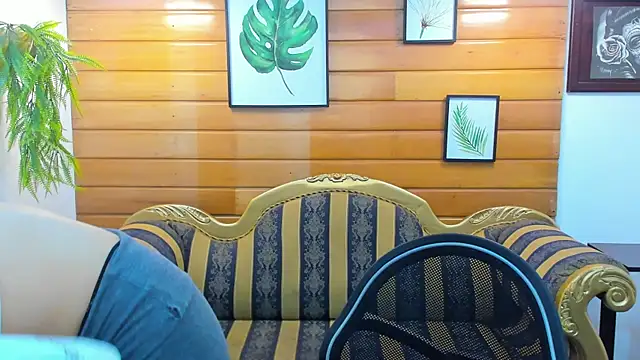 Snapshot of Valeria_roussi chatting on December 28, 2024, 8:04 pm Valeria roussi online show from December 28, 2024, 8:04 pm