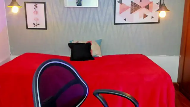 Snapshot of Valeria_roussi chatting on January 14, 2025, 2:32 pm Valeria roussi online show from January 14, 2025, 2:32 pm