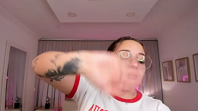 Valentina Se online show from February 22, 2025, 7:23 am