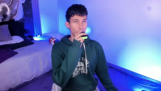 Snapshot of Alexx_tc chatting on February 28, 2026, 2:12 am Alexx tc online show from February 28, 2026, 2:12 am