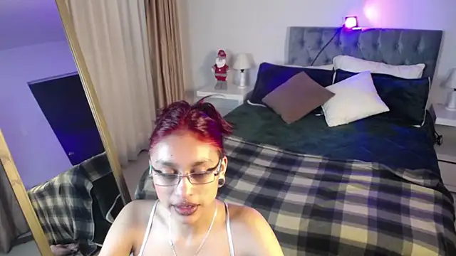 Snapshot of Kat_cute_ chatting on December 7, 2024, 12:08 am Kat cute  online show from December 7, 2024, 12:08 am