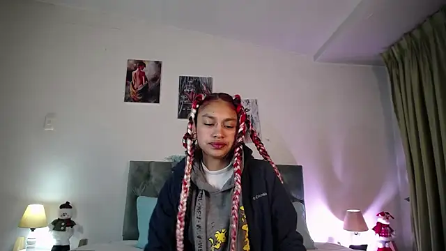Snapshot of Kat_cute_ chatting on December 20, 2024, 8:06 am Kat cute  online show from December 20, 2024, 8:06 am