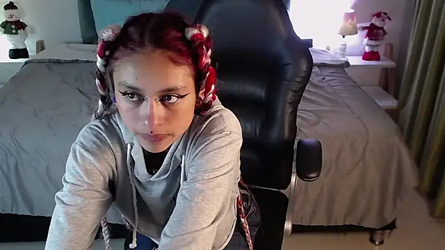 Snapshot of Kat_cute_ chatting on December 23, 2024, 1:40 am Kat cute  online show from December 23, 2024, 1:40 am