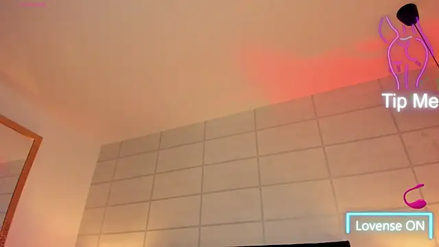 Christine Laam online show from September 30, 2025, 12:43 pm