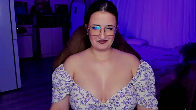 Snapshot of annallurings chatting on December 20, 2025, 4:47 pm annallurings online show from December 20, 2025, 4:47 pm