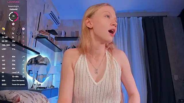 Snapshot of AnitaaClark chatting on October 29, 2025, 10:11 pm AnitaaClark online show from October 29, 2025, 10:11 pm