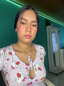 Snapshot of ALANAH_KITTY chatting on February 21, 2026, 2:18 pm ALANAH KITTY online show from February 21, 2026, 2:18 pm