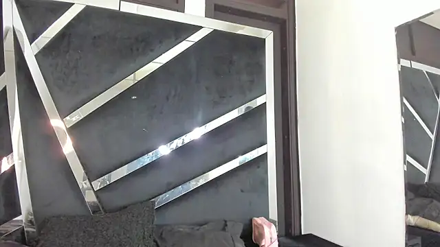 Sofia-candyht online show from April 13, 2026, 5:18 pm