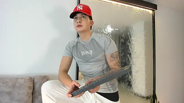 emmanuel scor online show from December 18, 2025, 3:56 am