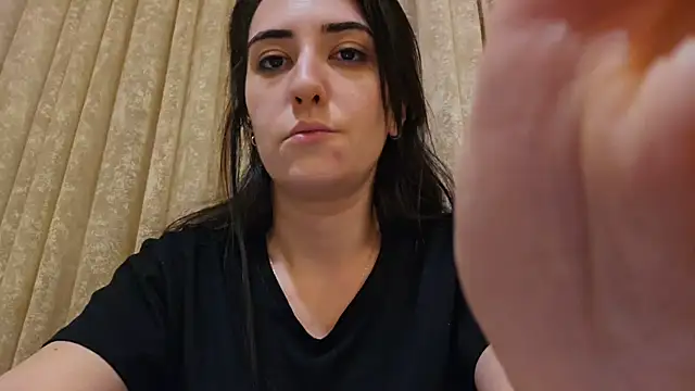 AlejandraDelaney online show from January 1, 2025, 3:14 pm