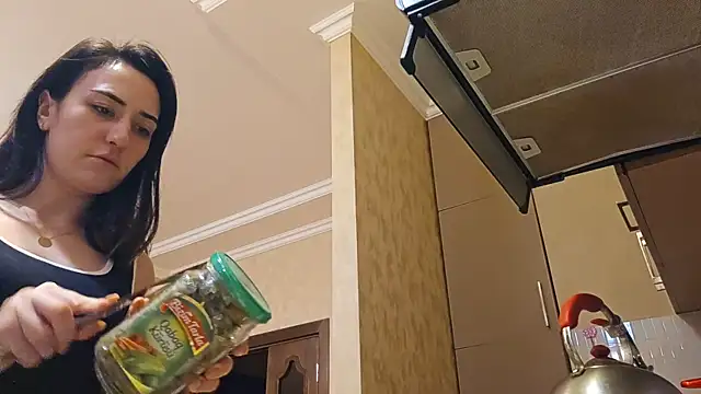 AlejandraDelaney online show from February 7, 2025, 8:31 pm