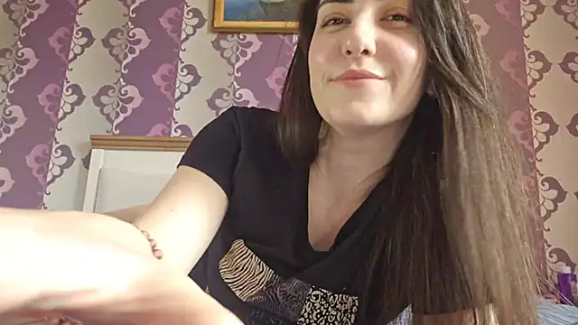 AlejandraDelaney online show from April 28, 2026, 11:59 am