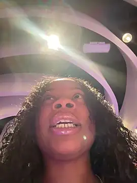 Snapshot of miamiworld chatting on December 19, 2025, 11:01 pm miamiworld online show from December 19, 2025, 11:01 pm