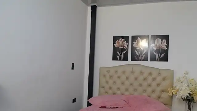 lily f00x online show from March 27, 2026, 12:38 pm