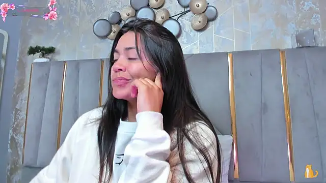 KimDevinne online show from January 16, 2026, 2:37 am