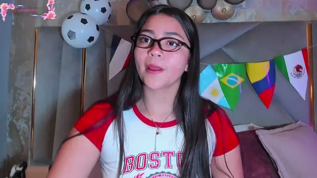 KimDevinne online show from July 1, 2026, 2:57 am
