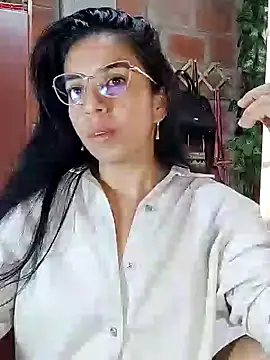 Snapshot of anngela01 chatting on January 29, 2025, 8:04 pm anngela01 online show from January 29, 2025, 8:04 pm