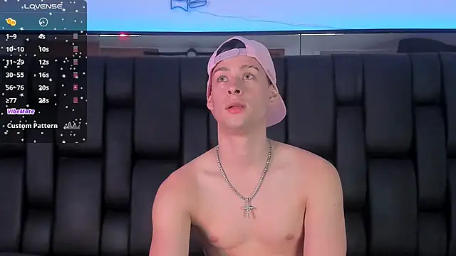 JadeSmiith  online show from February 8, 2025, 10:40 pm