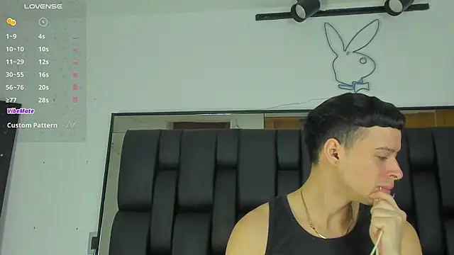 JadeSmiith  online show from February 22, 2025, 10:09 pm