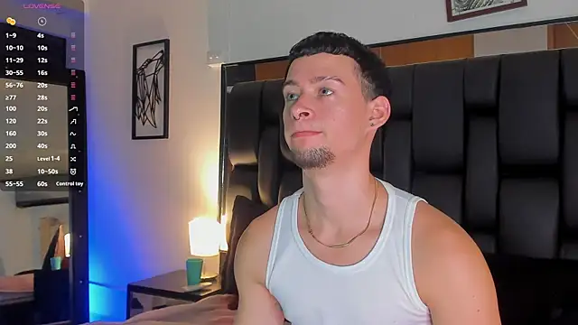 JadeSmiith  online show from September 19, 2025, 10:21 pm