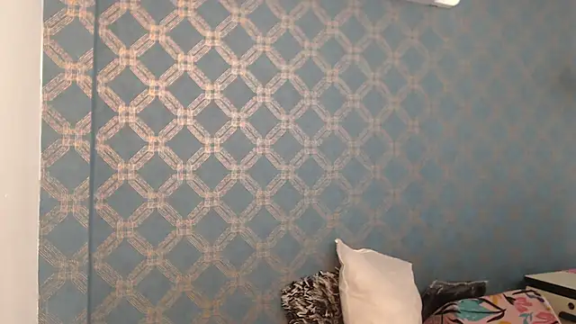 Snapshot of violeta_cute18 chatting on February 2, 2025, 1:23 am violeta cute18 online show from February 2, 2025, 1:23 am