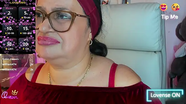 Gia Nahomi online show from May 16, 2026, 1:02 am