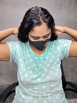 Hot Maleka online show from September 11, 2025, 1:28 am