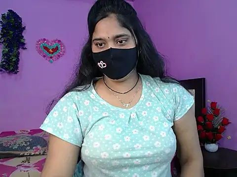 Hot Maleka online show from March 16, 2026, 1:33 am