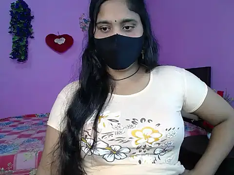 Snapshot of Hot_Maleka chatting on April 19, 2026, 6:10 pm Hot Maleka online show from April 19, 2026, 6:10 pm