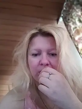 Snapshot of Lauri_scherri chatting on March 27, 2026, 3:34 pm Lauri scherri online show from March 27, 2026, 3:34 pm
