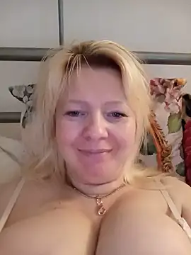 Snapshot of Lauri_scherri chatting on June 4, 2026, 5:41 pm Lauri scherri online show from June 4, 2026, 5:41 pm