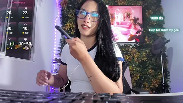 emily palmeer online show from April 23, 2026, 4:57 am