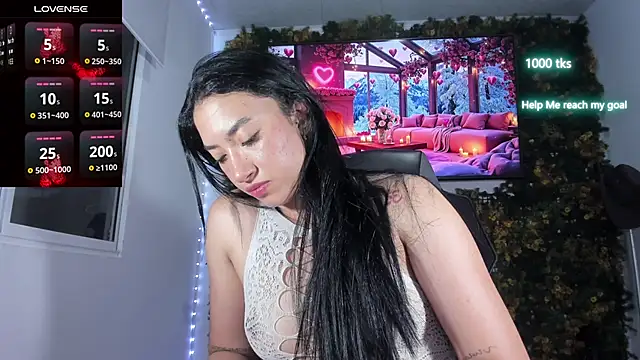emily palmeer online show from June 18, 2026, 12:44 am