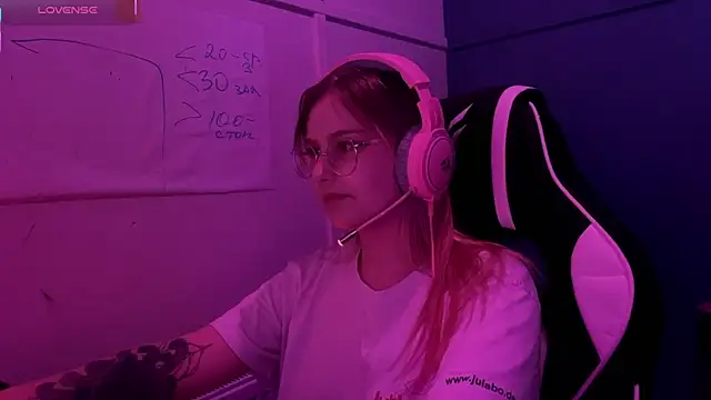 JacyWinslat online show from March 21, 2025, 6:18 pm