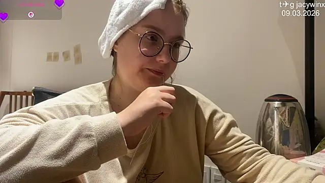 JacyWinslat online show from March 10, 2026, 5:40 pm