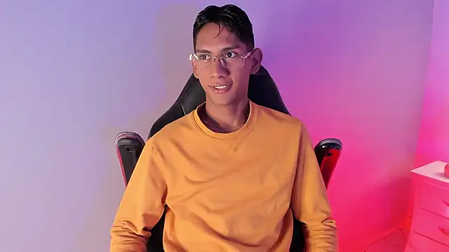 Nick Collins18 online show from October 7, 2025, 8:39 pm