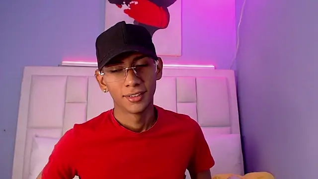 Snapshot of Nick_Collins18 chatting on February 7, 2026, 8:23 pm Nick Collins18 online show from February 7, 2026, 8:23 pm