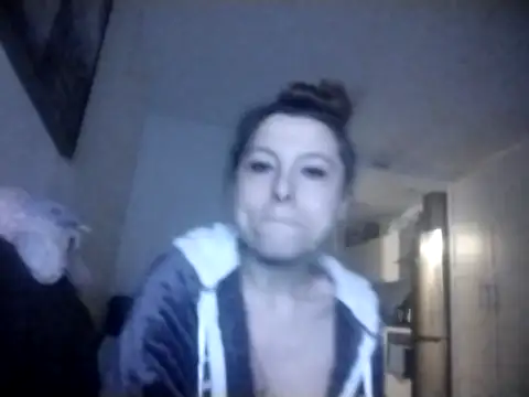 Snapshot of Florita2442 chatting on November 6, 2025, 12:55 am Florita2442 online show from November 6, 2025, 12:55 am