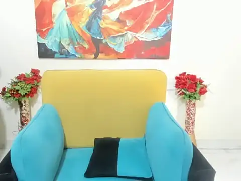 evaaelfiee online show from May 25, 2026, 3:34 am