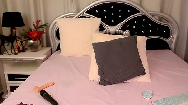 Snapshot of JessieePink chatting on December 13, 2024, 11:39 pm JessieePink online show from December 13, 2024, 11:39 pm