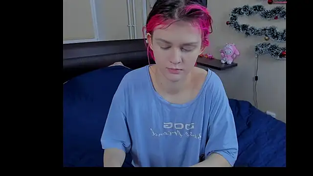 JulieTaylors online show from April 7, 2026, 10:20 pm