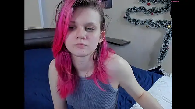 Snapshot of JulieTaylors chatting on June 7, 2026, 9:51 pm JulieTaylors online show from June 7, 2026, 9:51 pm