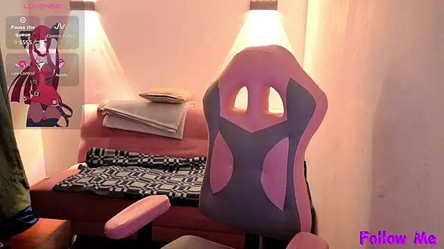 vittorialombardi   online show from March 22, 2026, 7:12 am