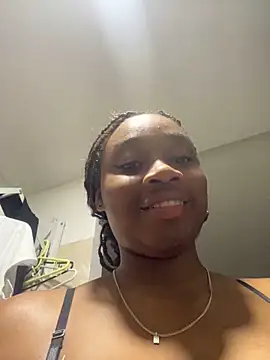 EscorpiLeoncita online show from October 2, 2025, 4:41 am