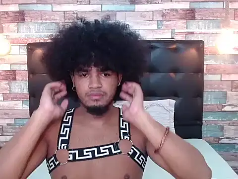 Snapshot of JaicobRuneer chatting on October 11, 2025, 12:43 am JaicobRuneer online show from October 11, 2025, 12:43 am