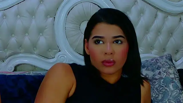 TiaraRosse online show from October 18, 2025, 5:10 am