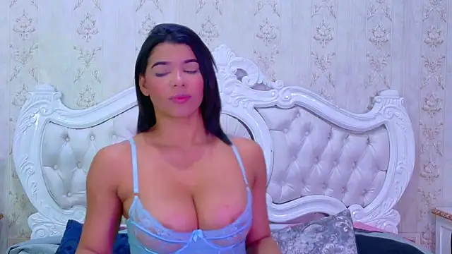 TiaraRosse online show from October 18, 2025, 5:14 pm